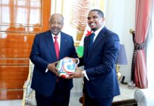 Le Président Guelleh reçoit la star camerounaise de football, Samuel Eto’o