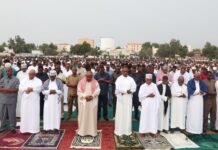 Le Président Guelleh accomplit la prière de l’Aïd al-Fitr au milieu de ses compatriotes