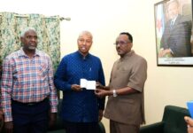 Arta : le Directeur de campagne nationale du candidat IOG retire sa carte d’électeur et appelle à une mobilisation exemplaire