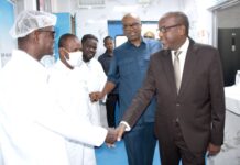 Sécurité sanitaire des aliments : le ministre Radwan Abdillahi Bahdonen visite au Laboratoire national d’analyse alimentaire