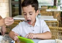 Enfants face aux écrans : trouver le juste équilibre