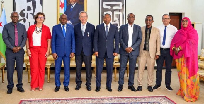 Deux partenaires distingués pour leur contribution à la formation des cadres djiboutiens